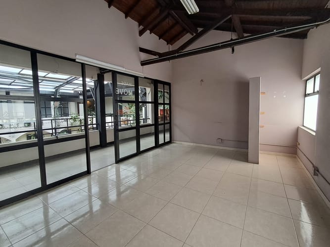 Local en arriendo en El Poblado, Medellín, 23 m² · foto 5 de 8