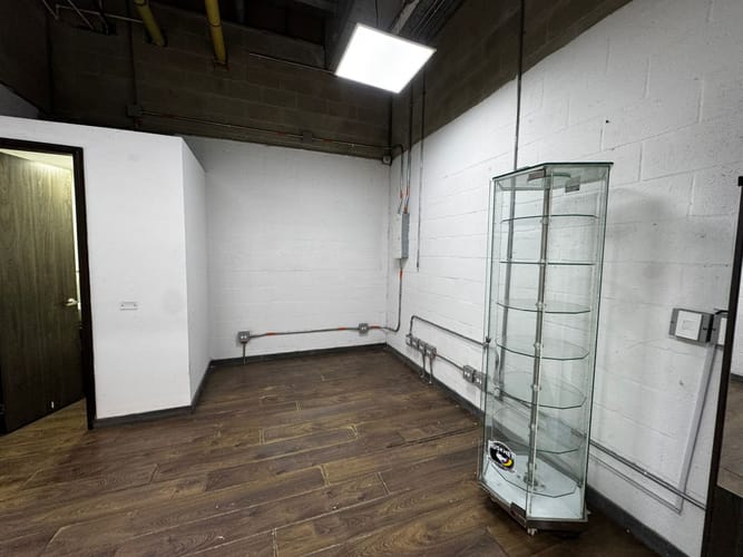 Local en arriendo en Zona Industrial No. 1, Itagüí, 14 m² · foto 9 de 15