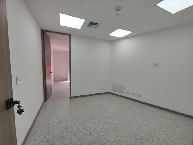 Consultorio en arriendo en El Poblado, Medellín, 34 m² · foto 3 de 8