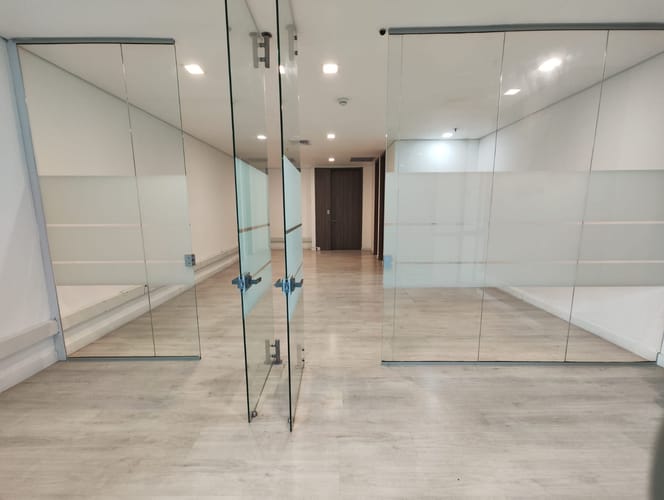 Oficina en arriendo en Patio Bonito, Medellín, 52 m² · foto 5 de 13