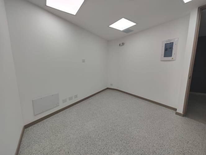 Consultorio en arriendo en El Poblado, Medellín, 34 m² · foto 4 de 8