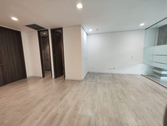 Oficina en arriendo en Patio Bonito, Medellín, 52 m² · foto 7 de 13