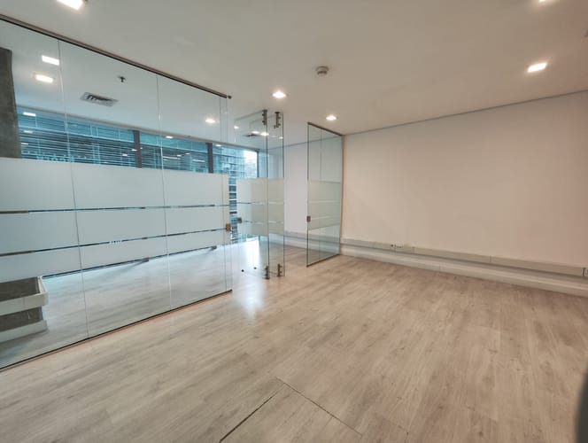 Oficina en arriendo en Patio Bonito, Medellín, 52 m² · foto 8 de 13