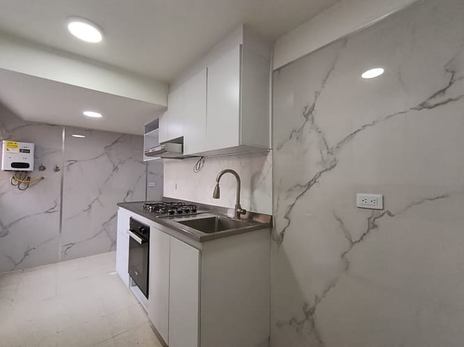 Apartamento de 3 alcobas en arriendo en El Poblado, Medellín, 83 m² · foto 3 de 14