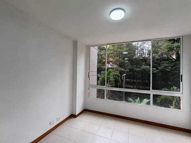 Apartamento de 3 alcobas en arriendo en El Poblado, Medellín, 83 m² · foto 5 de 14