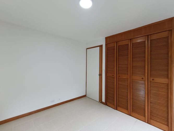 Apartamento de 3 alcobas en arriendo en El Poblado, Medellín, 83 m² · foto 8 de 14