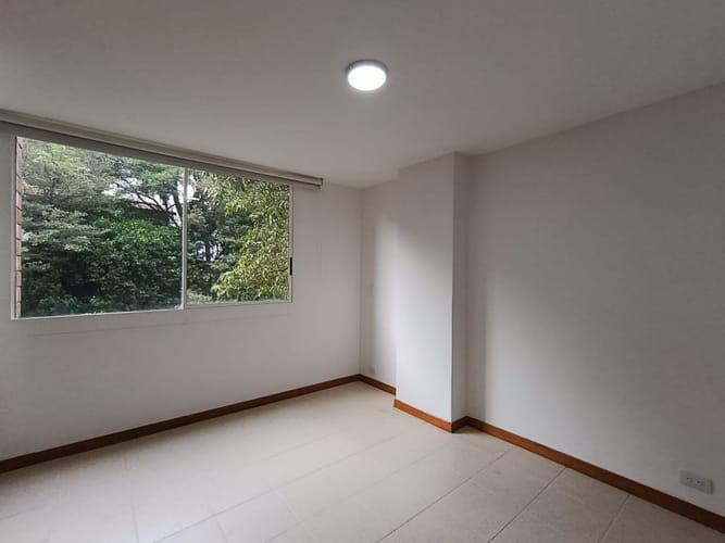 Apartamento de 3 alcobas en arriendo en El Poblado, Medellín, 83 m² · foto 9 de 14