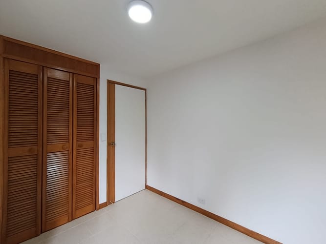 Apartamento de 3 alcobas en arriendo en El Poblado, Medellín, 83 m² · foto 13 de 14