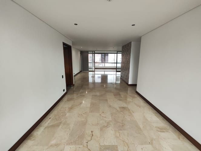 Apartamento de 3 alcobas en arriendo en El Poblado, Medellín, 176 m² · foto 7 de 20