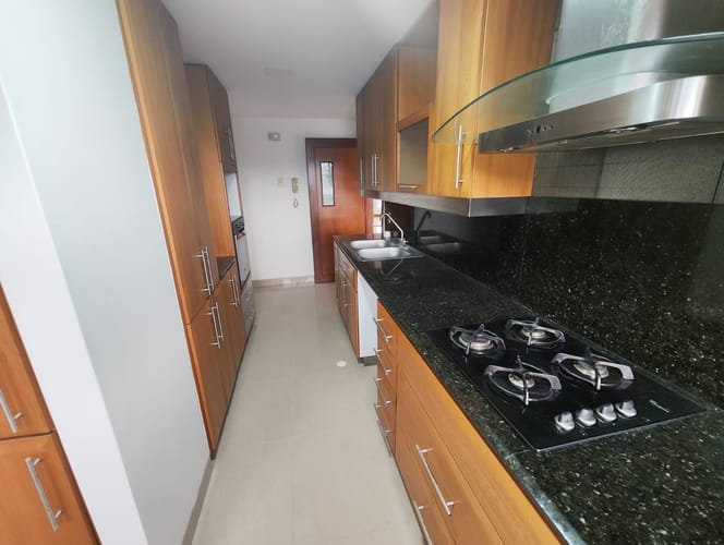 Apartamento de 3 alcobas en arriendo en El Poblado, Medellín, 176 m² · foto 9 de 20