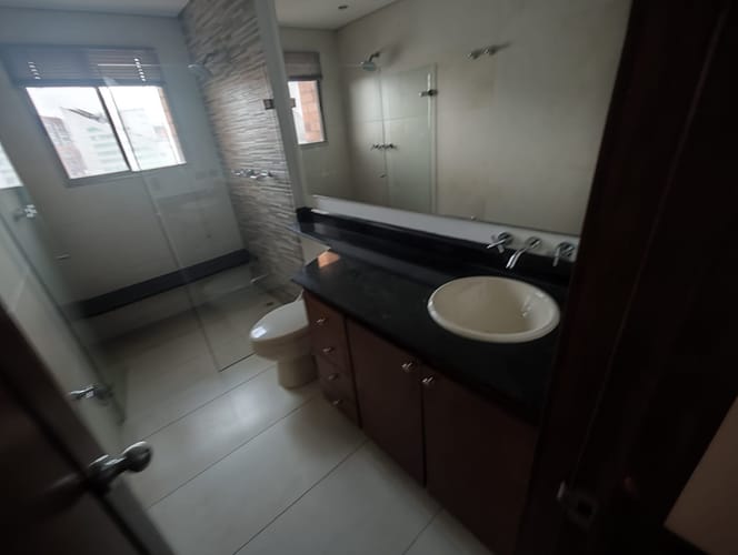 Apartamento de 3 alcobas en arriendo en El Poblado, Medellín, 176 m² · foto 11 de 20