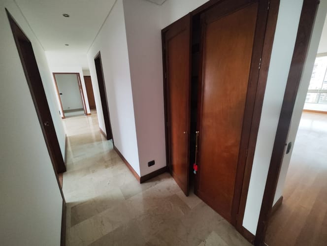 Apartamento de 3 alcobas en arriendo en El Poblado, Medellín, 176 m² · foto 14 de 20