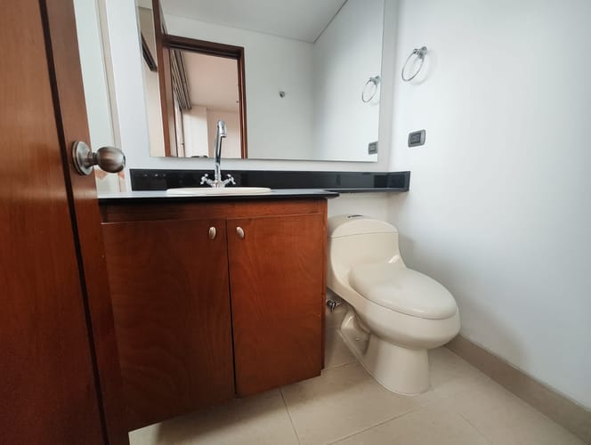 Apartamento de 3 alcobas en arriendo en El Poblado, Medellín, 176 m² · foto 16 de 20