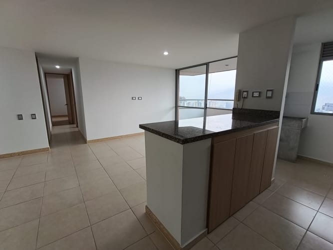 Apartamento de 3 alcobas en arriendo en Loma Del Indio, Medellín, 90 m² · foto 3 de 20