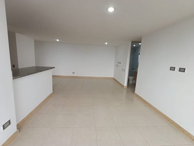 Apartamento de 3 alcobas en arriendo en Loma Del Indio, Medellín, 90 m² · foto 10 de 20