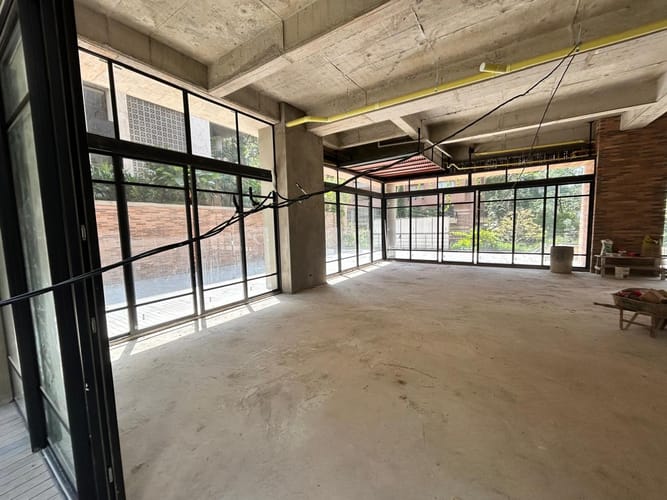 Local en arriendo en Las Lomas, Medellín, 230 m² · foto 2 de 13