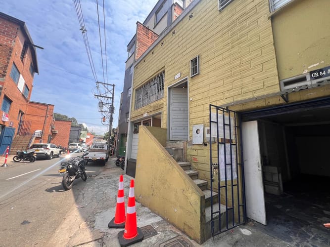 Bodega en arriendo en Laureles, Medellín, 58 m² · foto 8 de 20
