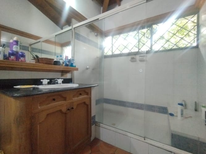 Casa de 4 alcobas en arriendo en El Poblado, Medellín, 360 m² · foto 10 de 20