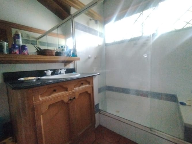 Casa de 4 alcobas en arriendo en El Poblado, Medellín, 360 m² · foto 12 de 20