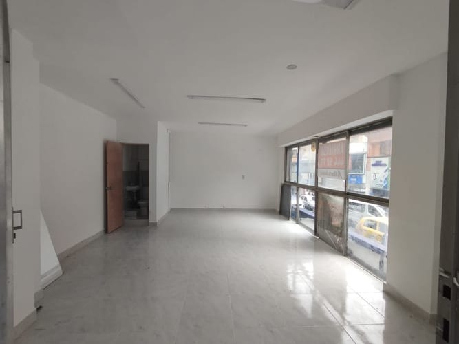 Local en arriendo en La Candelaria, Medellín, 40 m² · foto 2 de 10