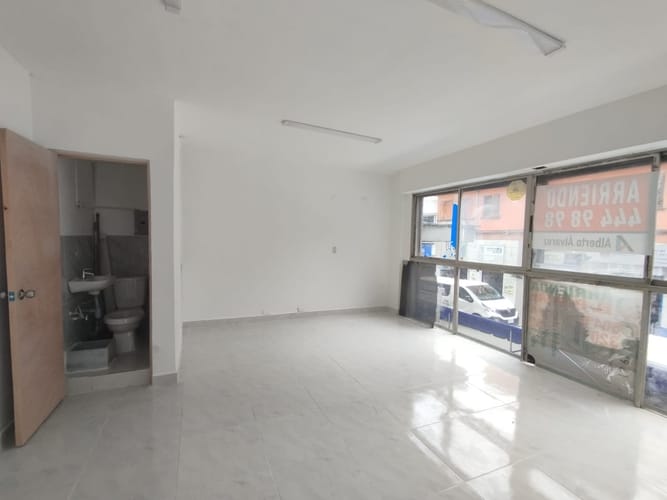 Local en arriendo en La Candelaria, Medellín, 40 m² · foto 3 de 10