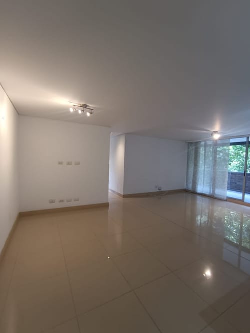 Apartamento de 3 alcobas en arriendo en Castropol, Medellín, 104 m² · foto 7 de 23