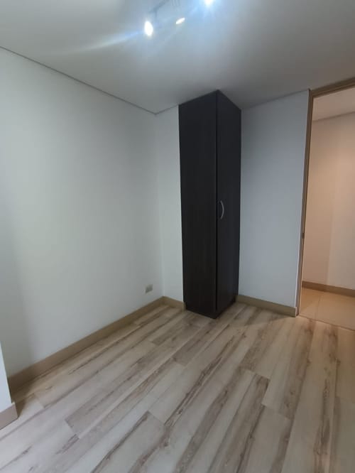 Apartamento de 3 alcobas en arriendo en Castropol, Medellín, 104 m² · foto 13 de 23