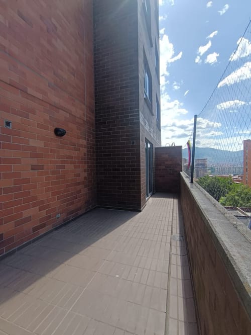 Apartamento de 3 alcobas en arriendo en Castropol, Medellín, 104 m² · foto 22 de 23