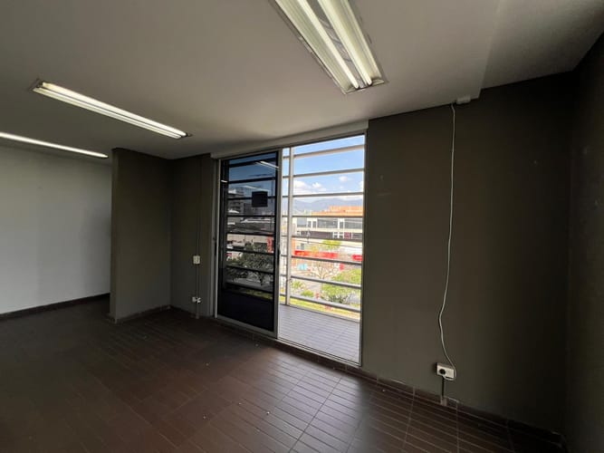 Local en arriendo en El Poblado, Medellín, 165 m² · foto 3 de 18