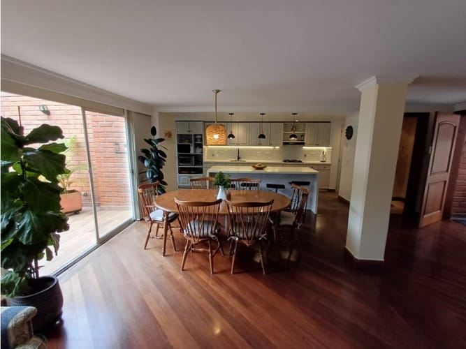 Casa de 4 alcobas en venta en San Lucas, Medellín, 193 m² · foto 2 de 15