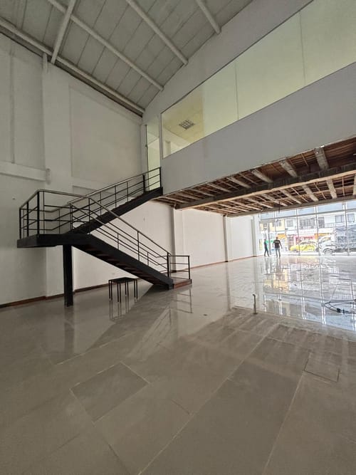Local en arriendo en Suramérica, Itagüí, 294 m² · foto 2 de 13