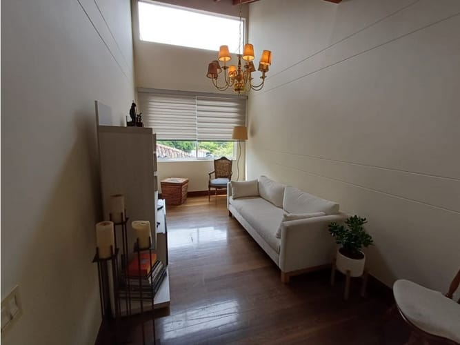 Casa de 4 alcobas en venta en San Lucas, Medellín, 193 m² · foto 8 de 15