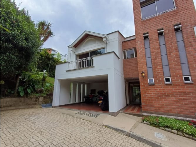 Casa de 4 alcobas en venta en San Lucas, Medellín, 193 m² · foto 13 de 15