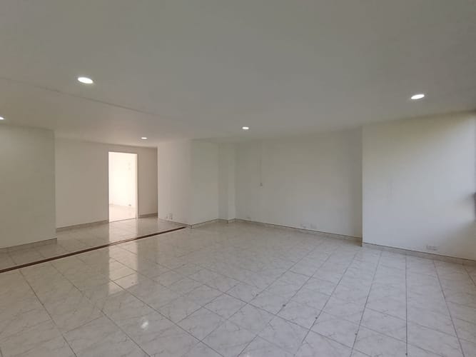 Apartamento de 4 alcobas en arriendo en El Poblado, Medellín, 135 m² · foto 5 de 20
