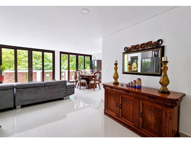 Casa de 5 alcobas en venta en Potrerito, Jamundí, 300 m² · foto 7 de 24