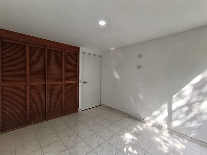 Apartamento de 4 alcobas en arriendo en El Poblado, Medellín, 135 m² · foto 12 de 20