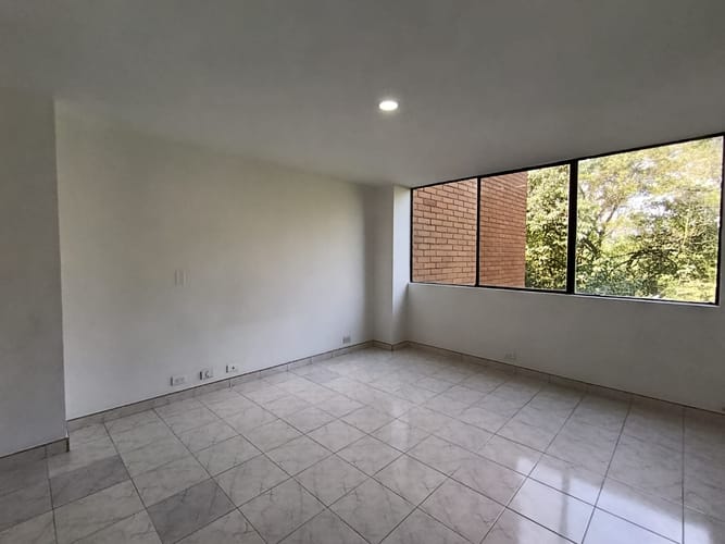 Apartamento de 4 alcobas en arriendo en El Poblado, Medellín, 135 m² · foto 15 de 20