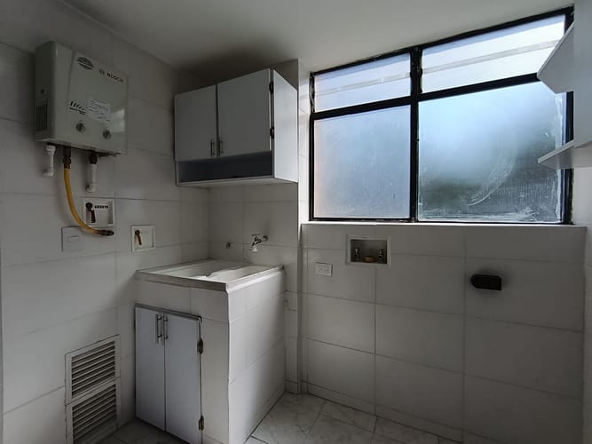 Apartamento de 4 alcobas en arriendo en El Poblado, Medellín, 135 m² · foto 19 de 20