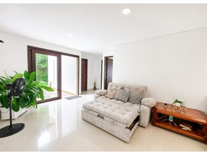 Casa de 5 alcobas en venta en Potrerito, Jamundí, 300 m² · foto 23 de 24