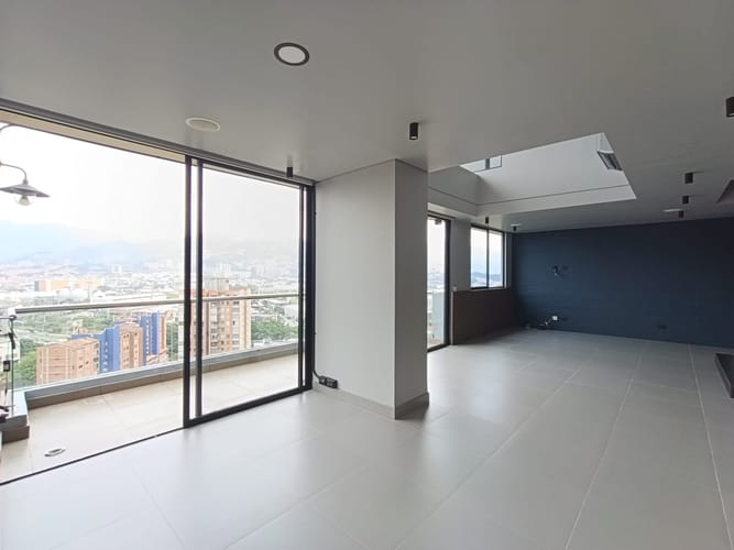 Apartamento de 2 alcobas en arriendo en El Poblado, Medellín, 123 m² · foto 3 de 20