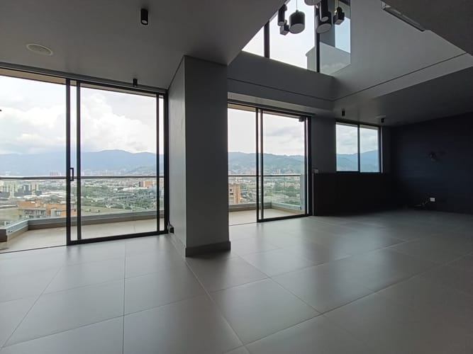Apartamento de 2 alcobas en arriendo en El Poblado, Medellín, 123 m² · foto 6 de 20