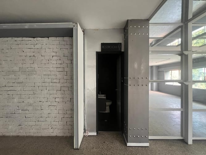 Bodega en arriendo en Laureles, Medellín, 130 m² · foto 2 de 20