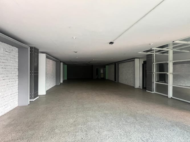 Bodega en arriendo en Laureles, Medellín, 130 m² · foto 4 de 20
