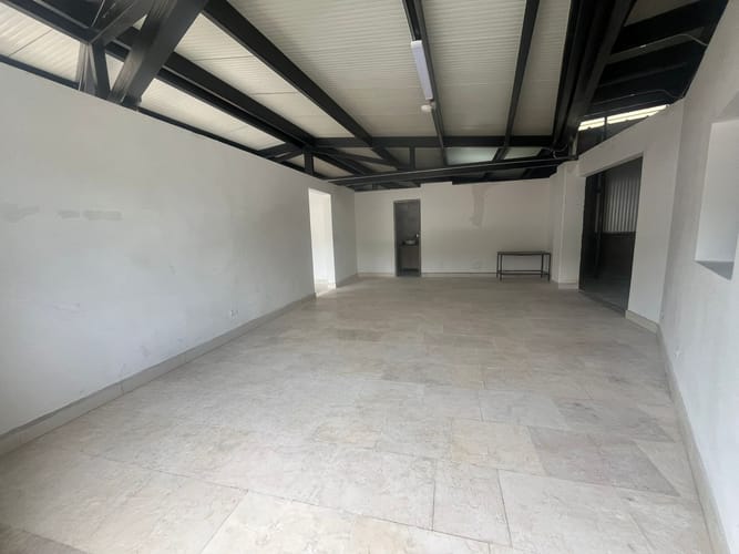 Bodega en arriendo en La Aldea, La Estrella, 330 m² · foto 11 de 17