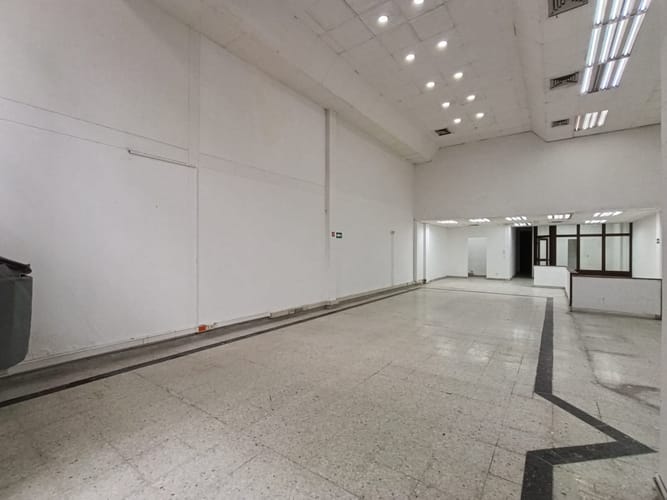 Local en arriendo en La Candelaria, Medellín, 292 m² · foto 3 de 20