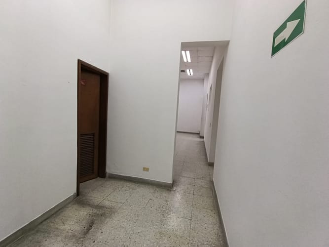 Local en arriendo en La Candelaria, Medellín, 292 m² · foto 13 de 20