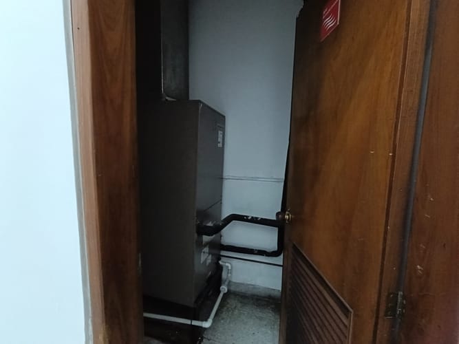 Local en arriendo en La Candelaria, Medellín, 292 m² · foto 15 de 20