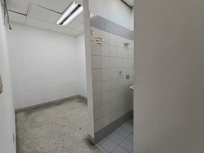Local en arriendo en La Candelaria, Medellín, 292 m² · foto 18 de 20