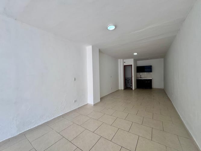 Local en arriendo en Centro, Itagüí, 44 m² · foto 2 de 8