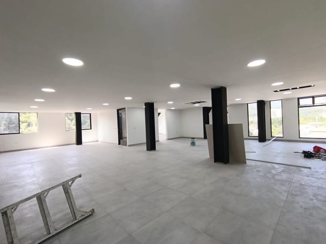 Bodega en arriendo en Laureles, Medellín, 165 m² · foto 10 de 11